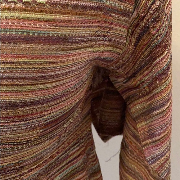 Beautiful multicolored  cute top mauve color. - Picture 3 of 6